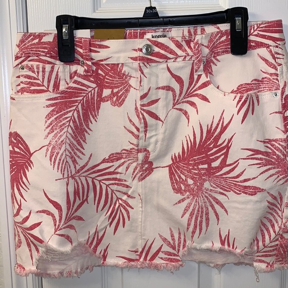 🌷✅✅Kensie Vintage Luxe Raw Hem Distressed Skirt in Palm Leaves Strawberry - Picture 1 of 6